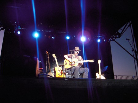 Roger QM concert 1.jpg Roger QM concert 1.jpg