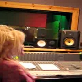 Roger with Dolly_VP6_512K_Stream_001.flv snap shot Roger with Dolly_VP6_512K_Stream_001.flv snap shot